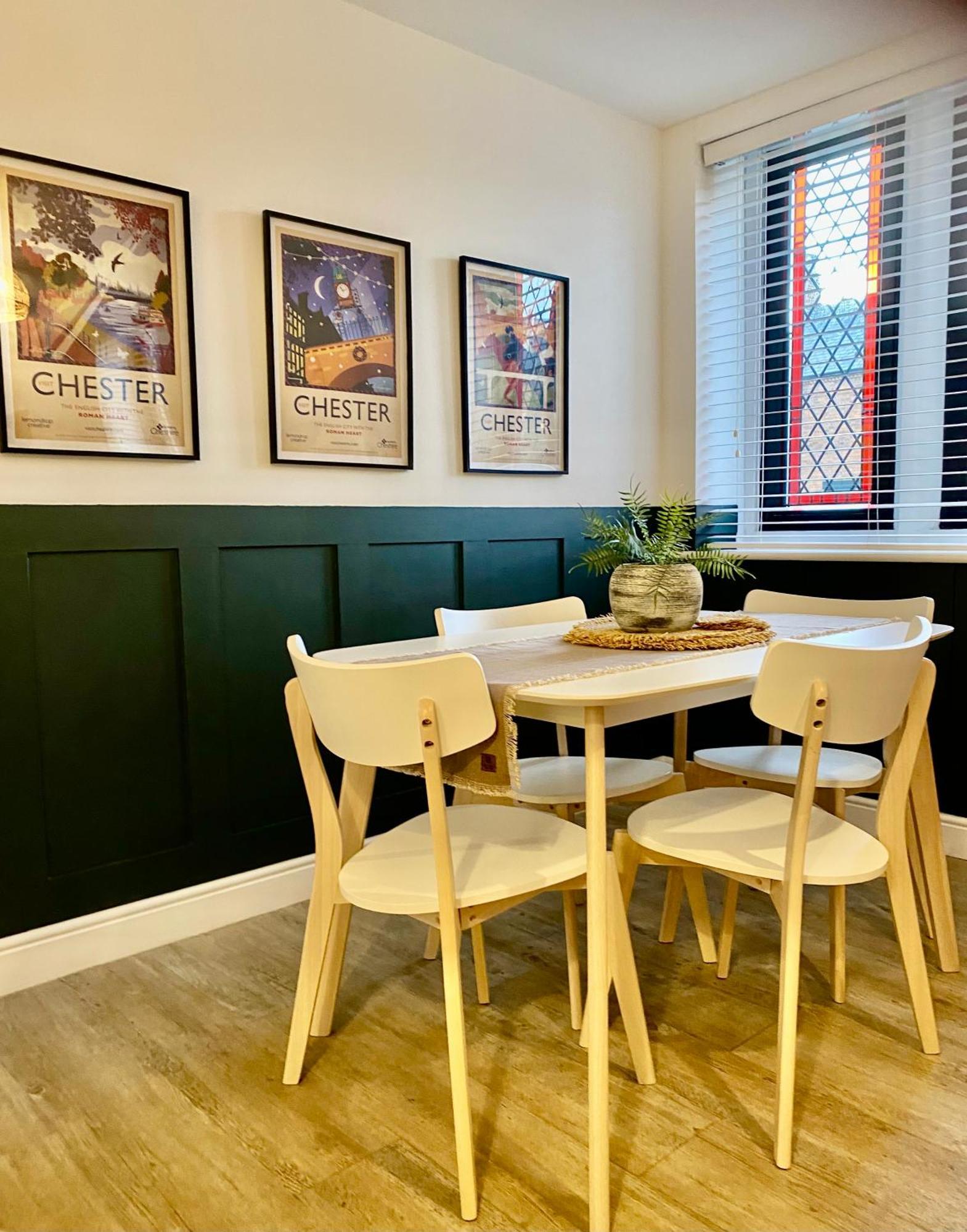 Boutique Chapel Apartment Within City Walls Chester Esterno foto