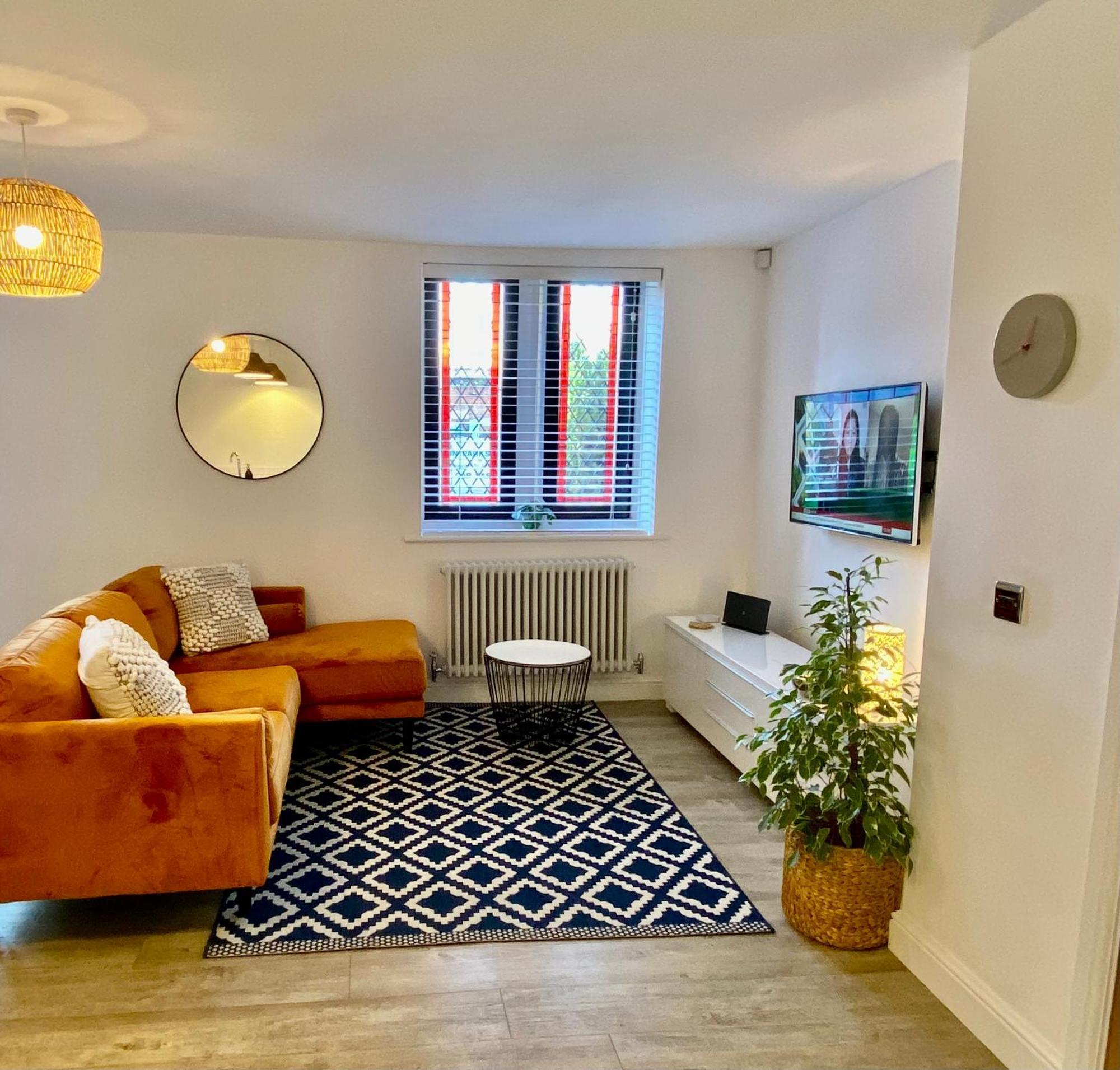 Boutique Chapel Apartment Within City Walls Chester Esterno foto