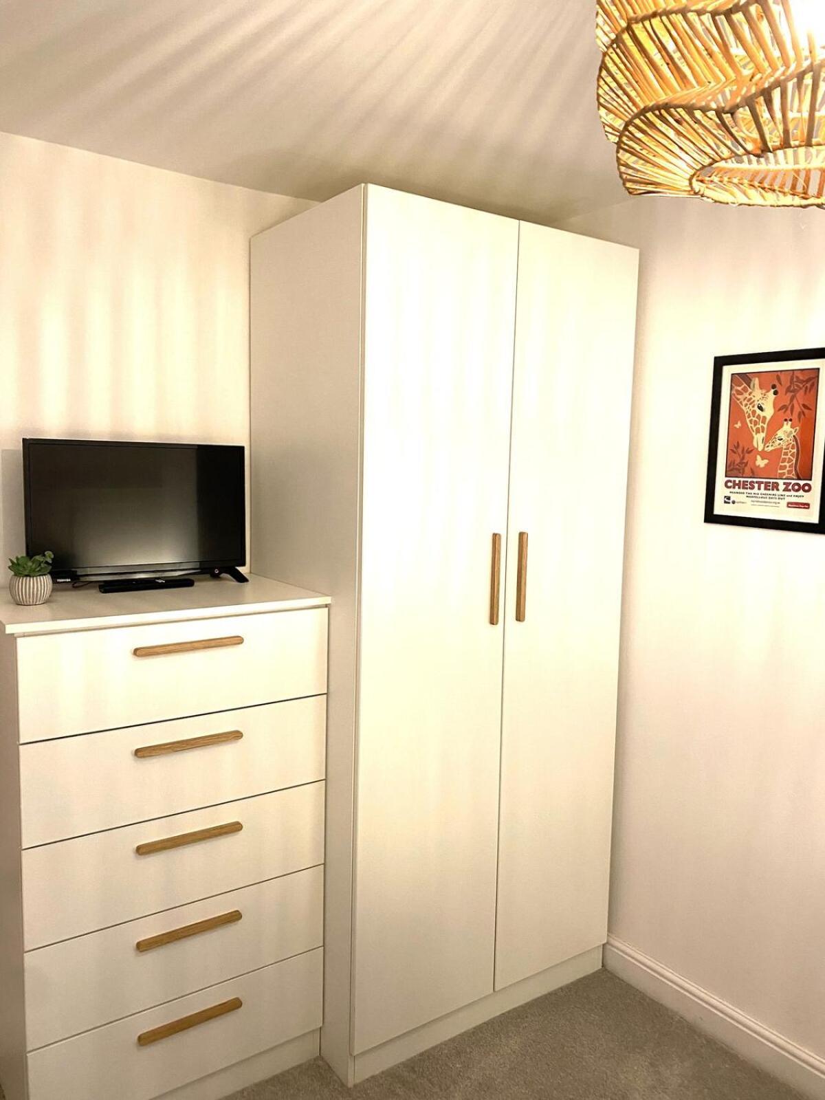 Boutique Chapel Apartment Within City Walls Chester Esterno foto